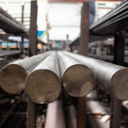 เหล็กเพลาขาว