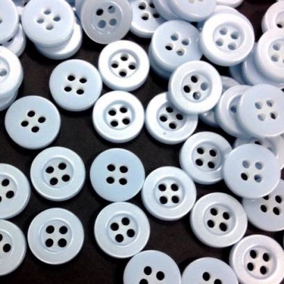 กระดุมเนื้อมุก สีฟ้าอ่อน ขนาด 10 มิล (200 เม็ด)