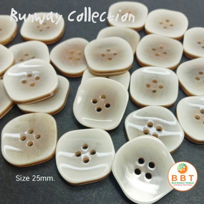 กระดุมสี่เหลี่ยมสีเขากวาง 25 มิล