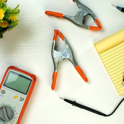 อุปกรณ์ไฟฟ้าคืออะไร และมีความสำคัญอย่างไรในระบบไฟฟ้า