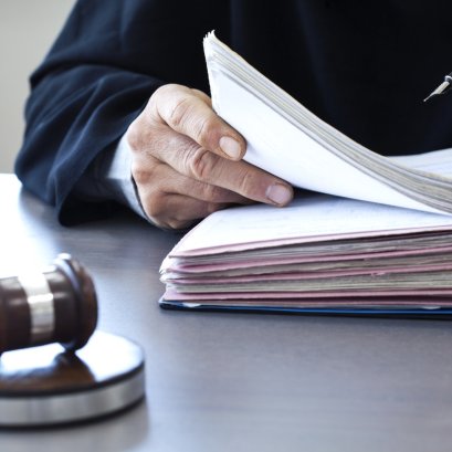 เมื่อลูกค้าผิดสัญญา เราควรทำอย่างไร