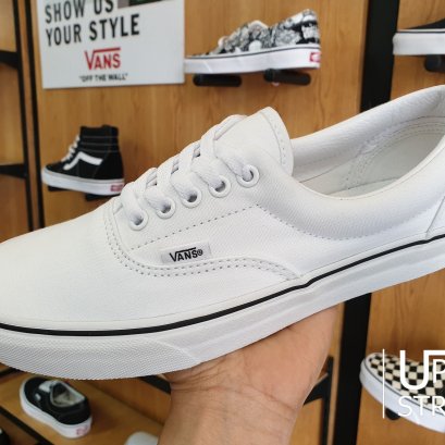 แนะนำรองเท้า VANS สีขาว มีแบบไหนบ้าง