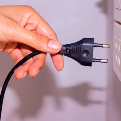 3 แนวทางป้องกันความเสี่ยงจาก ไฟดูด ไฟช็อต ในบ้านพักอาศัยที่มีต่อคน