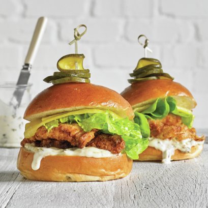 Crunchy Smoked Chicken Breast with Jalapeno Aioli : อกไก่รมควันกรุบกรอบกับ Jalapeno Aioli