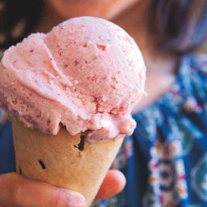 Strawberries and Cream Ice Cream : ไอศกรีมสตอเบอร์รี่&ครีม