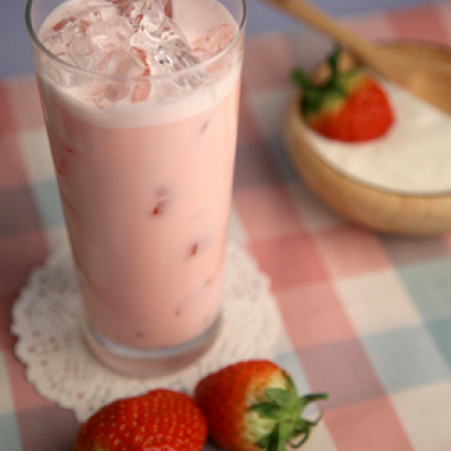  สตรอเบอรรี โยเกิร์ต สมูทตี้ 