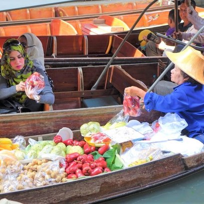 Damnoen Saduak Floating Market, Umbrella Market on Railway