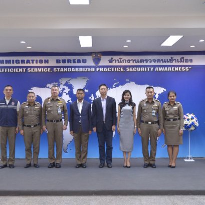 集团董事长郭蕊女士参加召开官方微博运营新闻发布会