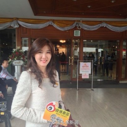 2013年10月11日 集团董事长郭蕊女士在国会现场进行采访报导