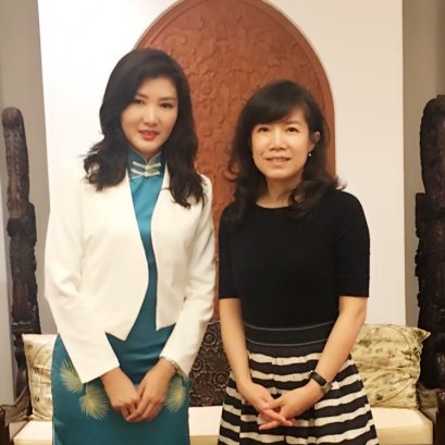 คุณหลุ่ย แซ่กั๊ว ประธานกรรมการบริษัท ไทยเจียระไน กรุ๊ป จำกัด เข้าพบคุณ Yang Yang (หยาง หยาง) รัฐมนตรีที่ปรึกษาเอกอัครราชทูตฯ