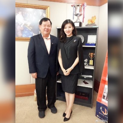 集团董事长郭蕊女士对中国游客在泰国使用数字货币和泰币进行探讨。