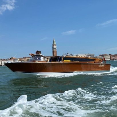 FIRST YANMAR-POWERED VENETIAN TAXI BOAT