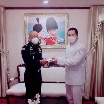  เป็นตัวแทนกัลยาณมิตร ร่วมพลังบุญ 100,000 บาท สมทบทุนโครงการจัดซื้อรถพยาบาลบริการการแพทย์ฉุกเฉิน และอุปกรณ์การแพทย์