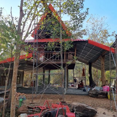 บุญกระเบื้องปูพื้นกุฏิพระสงฆ์และห้องน้ำพระสงฆ์ วัดป่าศรีวิลัย จ.สกลนคร สำเร็จแล้ว