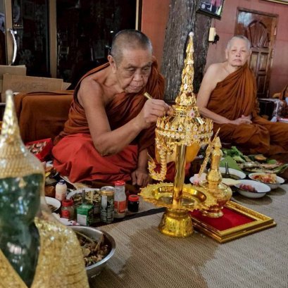 สำเร็จแล้ว บุญใหญ่บูชาคุณ ๗๓ ปี "หลวงพ่อปฐม" อัญเชิญมงกุฎจักรพรรดิเจิมนำชัย