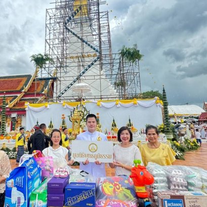 มูลนิธิพุทธภูมิธรรม  โดย อาจารย์ วิจักษณ์ สองจันทร์ ประธานมูลนิธิฯ เป็นตัวแทนกัลยาณมิตรมอบสิ่งอุปโภค-บริโภค ให้เด็กและเยาวชน