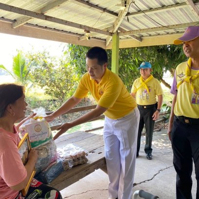 บุญของท่านสำเร็จแล้ว! อาจารย์ วิจักษณ์ สองจันทร์  ประธานมูลนิธิพุทธภูมิธรรม เป็นตัวแทนกัลยาณมิตร ร่วมกิจกรรมจิตอาสา มอบถุงยังชีพแก่ ผู้สูงอายุ และผู้พิการ 