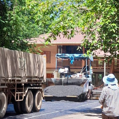 ซ่อมถนน วัดป่ากกสะทอน จ.อุดรธานี