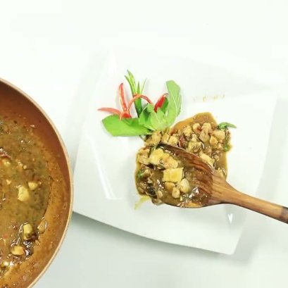 Fried Chicken  with Holy Basil