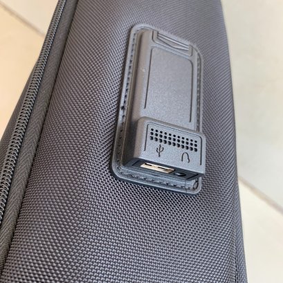 เป้โน๊ตบุ๊คกันขโมย กระเป๋าเป้โน๊ตบุ๊ค ล็อค ปลดล็อคด้วยลายนิ้วมือ มีช่องชาร์จ USB และ 3.5 มม.หูฟังต่อพ่วง