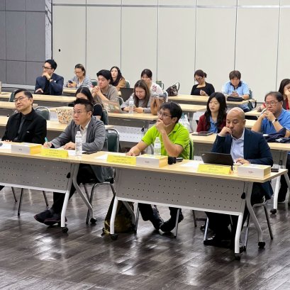 นายพรชัย รัตนตรัยภพ ร่วมกับกรมส่งเสริมอุตสาหกรรม  ร่วมให้คำปรึกษาในการพัฒนาทายาทธุรกิจเพื่อพัฒนาทักษะที่จำเป็นในการประกอบธุรกิจ