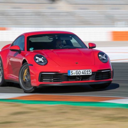 สู่ยุคใหม่ของตำนานที่ยังมีลมหายใจ The New Porsche 911 Carrera S (Type 992) 