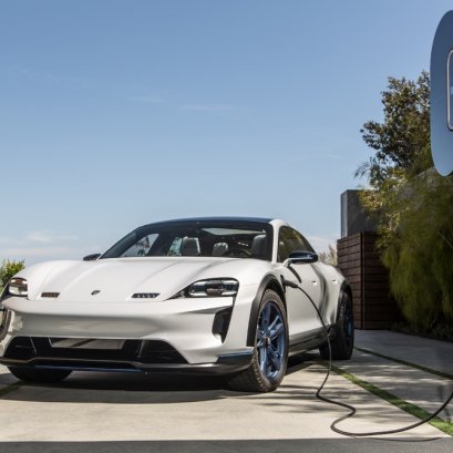 ก้าวเข้าสู่ยุคสมัยของพลังขับเคลื่อนด้วยไฟฟ้าอย่างแท้จริงกับ ปอร์เช่ ไทคานน์ ใหม่ (The new Porsche Taycan)