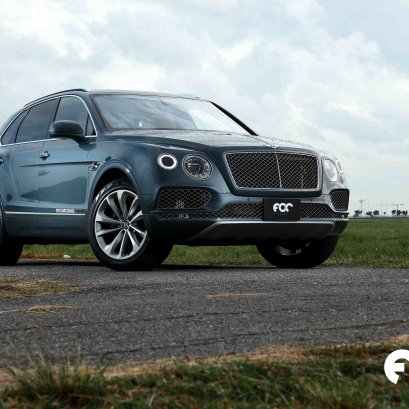 Test Drive Bentley Bentayga V8 Tri-Turbo