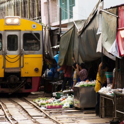SIC004	Joined  Maeklong Railway Market + Guide (No Lunch)