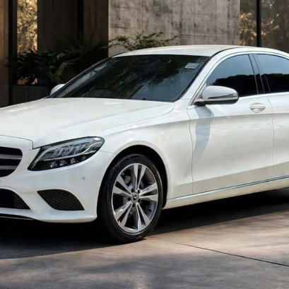 เปลี่ยนแบตเตอรี่ BENZ C220d W205 แบตหมด ราคาถูก ติดตั้ง ฟรี!
