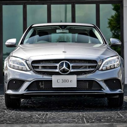 เปลี่ยนแบตเตอรี่ BENZ C300e แบตหมด ราคาถูก ติดตั้ง ฟรี!