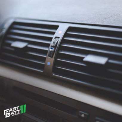 การทำความสะอาดช่องระบายอากาศโดยใช้พู่กันโฟม