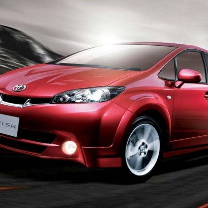 เปลี่ยนแบตเตอรี่ Toyota Wish แบตหมด ราคาถูก ติดตั้ง ฟรี!