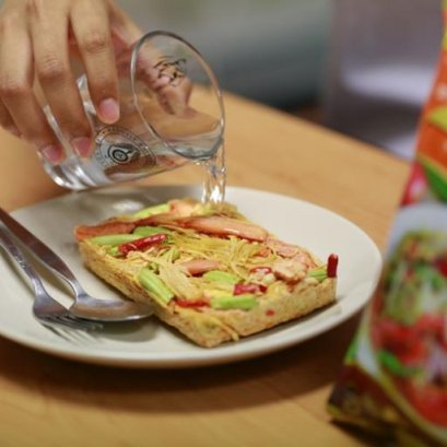 ส้มตำไทยอบกรอบแม่ตุ๊ก