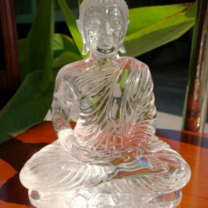 พระแก้วจุยเจียใส (ควอทใส )