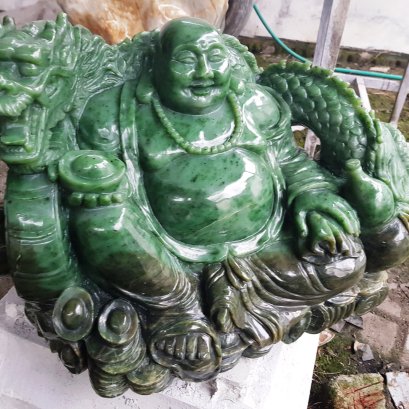 เนฟไฟรต์ (Nephrite)หรือ หยกแคนาดาหรือหยกจีน