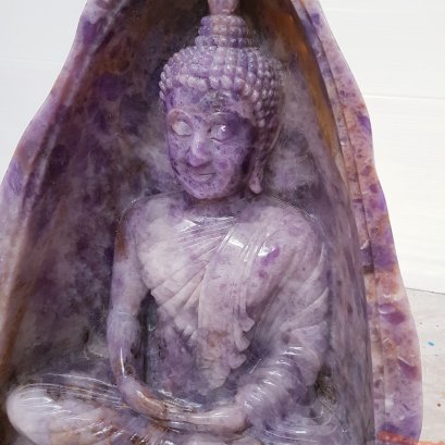 พระพนัง หรือพระถ้ำครับ อเมทิสต์ (Amethyst)