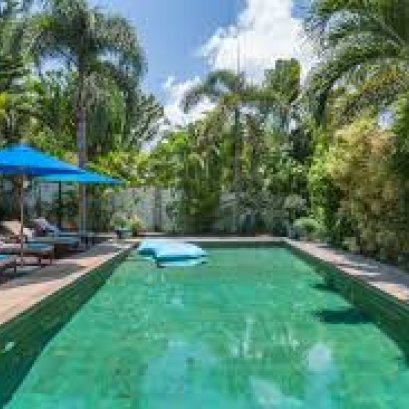 ปัญหาสระว่ายน้ำเขียว