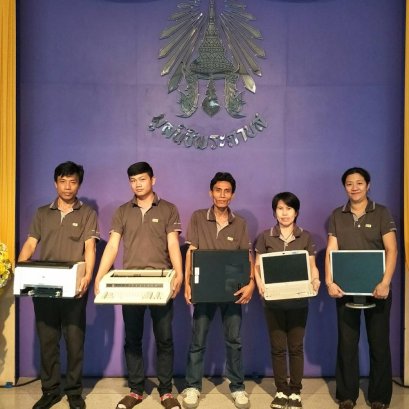 ​บริจาคเครื่องใช้สำนักงานให้มูลนิธิพระดาบสเพื่อการเรียนการสอน ประจำปี 2560