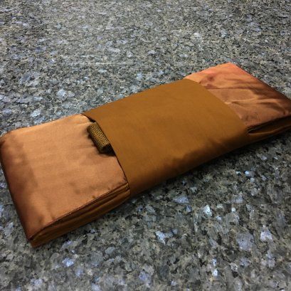 ไตรครองโทเร สีแก่นบวร