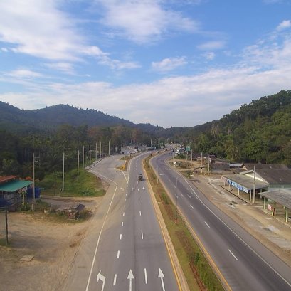 การก่อสร้างทางหลวงหมายเลข 4