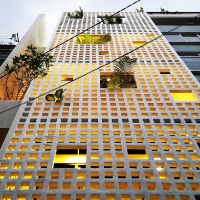 ตกแต่งอาคารให้โดดเด่นยามค่ำคืนด้วย 'อิฐบล็อกช่องลม' เพิ่มแสงสว่างจากภายในสู่ภายนอก