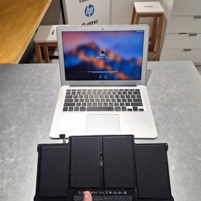 เปลี่ยนแบต MacBook Air 13 นิ้ว รุ่นคลาสสิก ใช้ต่อได้อีกยาว โดยไม่ต้องเข้าศูนย์