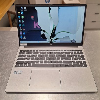 HP ProBook 255 G10 จอแตก เปลี่ยนจอตรงรุ่น รอรับได้ที่ร้าน TRUE IT