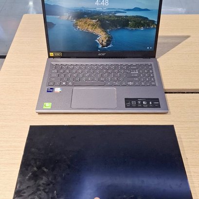 Acer Aspire 5 15  เปลี่ยนจอแตก