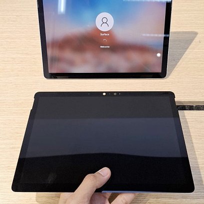 เปลี่ยนจอ Surface Go 3 แท้ตรงรุ่น จอแตก จอเสีย ซ่อมกับช่างที่เข้าใจ Surface จริงๆ