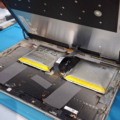 เปลี่ยนแบต Surface Go 1 เมื่อแบตบวม  ซ่อมได้ ไม่ต้องส่งศูนย์