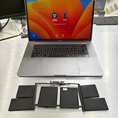 MacBook Pro 15" Touch Bar  Late 2016  Mid 2017 เปลี่ยนแบต 