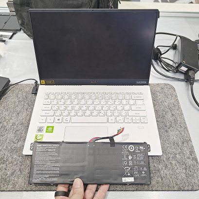 Acer Swift 5 ชาร์จไฟไม่เข้า เปิดเครื่องไม่ติด