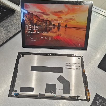 เปลี่ยนจอ Surface Pro 7+ จอแตก จอร้าว มุมกระแทก ซ่อมได้ งานเนี๊ยบ
